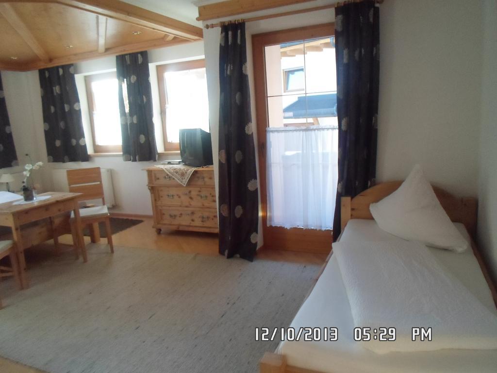 Haus Kroell Elisabeth Lejlighed Zell am Ziller Værelse billede